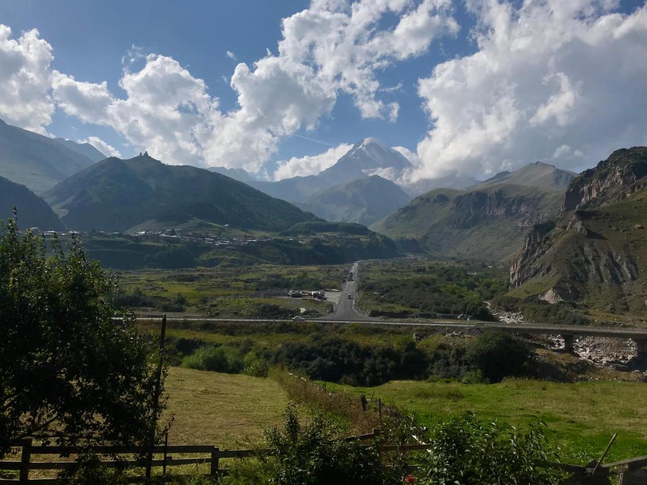 Riverside Kazbegi ภายนอก รูปภาพ